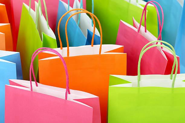 Sacolas de Papel Coloridas em Atacado: A solução versátil e atrativa para a sua loja
